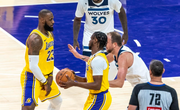 Bryce James gợi ý LeBron James