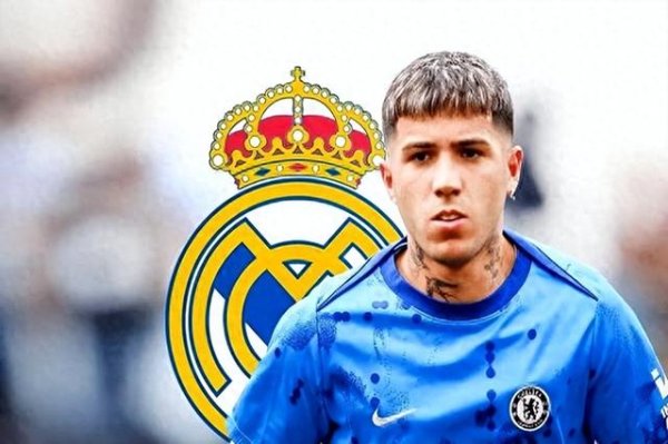 Tiền vệ Chelsea Enzo trở thà